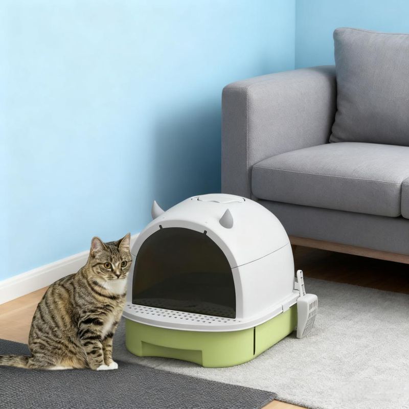 Green Enclosed Cat Litter Box With Lid, Scoop, And Deodorizing Bags